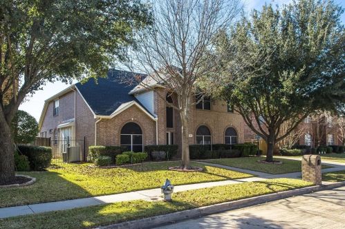 210 Norfolk Dr, Midlothian, TX 76063-7621