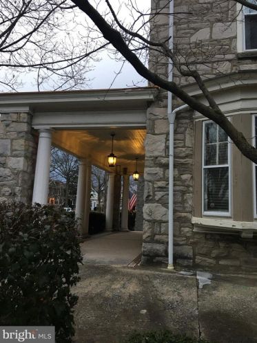 1033 High St, Pottstown, PA 19464-6852