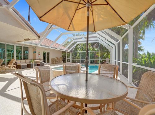 6806 Newport Lk Cir, Boca Raton FL 33496-3004 exterior