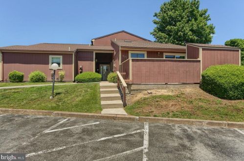 839 Charlotte Way, West Enola, PA 17025-1548