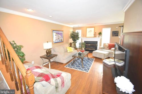 242 Windsor Ct, Glen Mills PA  19342-2027 exterior