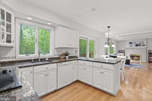 10809 Dayflower Ct, Herndon VA  20191-5109 exterior