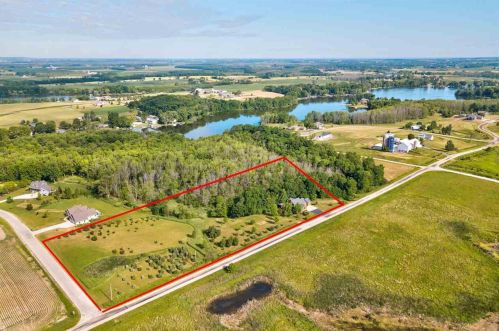 2724 Beech Rd, Brillion, WI 54110-9365