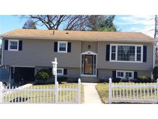 245 Bamford Ave, Waterbury, CT 06708-1230