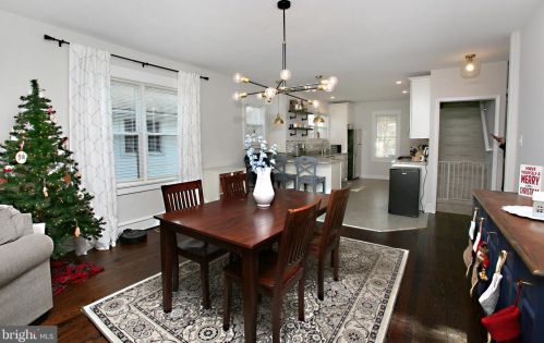 558 Walnut St, Camden, NJ 08106-2215