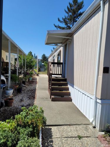 157 Bluejay Dr, Santa Rosa, CA 95409-4170