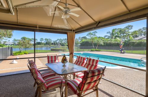 5215 Estates Dr, Delray Beach FL  33445-4385 exterior