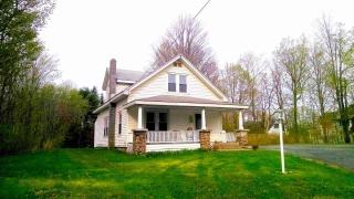 299 Sand Lk Rd, North Greenbush NY  12198-8136 exterior