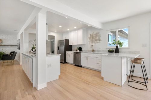 569 Crestmont Dr, Oakland CA 94619-2300 exterior