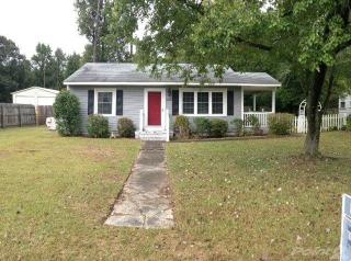 5408 Palm Cir, Fayetteville, NC 28304-2310