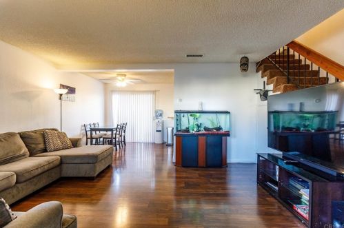 768 Mollison Ave, El Cajon, CA 92021-5648
