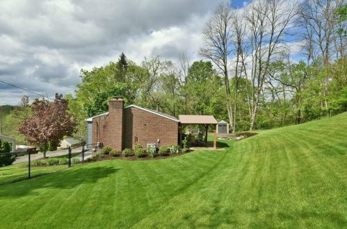 1397 Pennsylvania Ave, Bridgeville PA  15017-2670 exterior