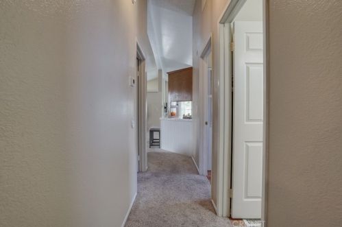 28101 Vista View Dr, Santa Clarita CA  91351-5710 exterior