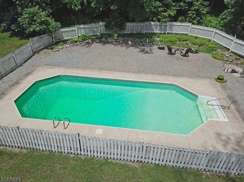 36 Pidgeon Hill Rd, Wantage NJ  07461-2729 exterior