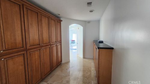 2212 Pacific Coast Hwy, Huntington Beach CA  92648-3958 exterior