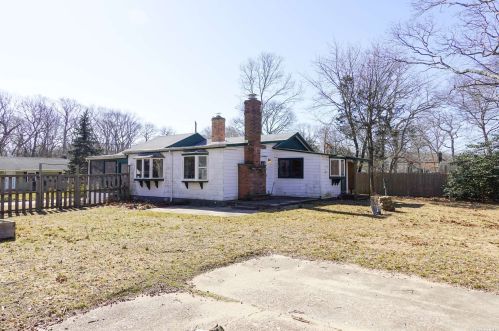 135 Bayberry Rd, Southold NY  11971-4435 exterior