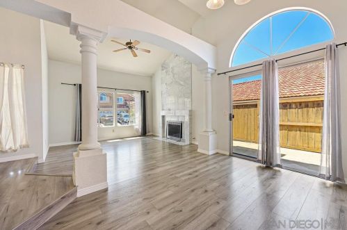 2033 Paseo De Anza, Vista, CA 92084-2568