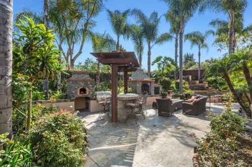 6468 Paseo Cerro, Carlsbad CA  92009-1904 exterior