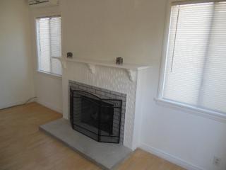 14203 Tiara St, Van Nuys CA  91401-3620 exterior