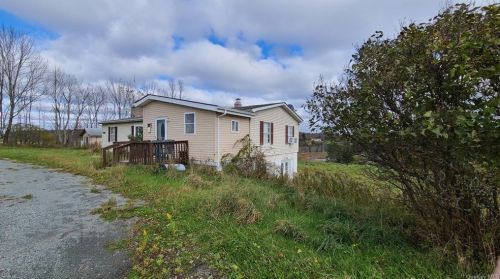 216 Perry Rd, Swan Lake, NY