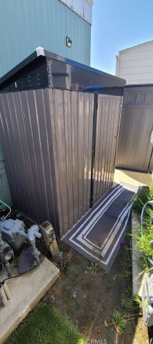 1680 Tartar Ln, Compton CA 90221-5316 exterior