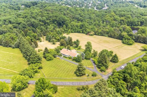 40390 Foxfield Ln, Leesburg, VA 20175-9020