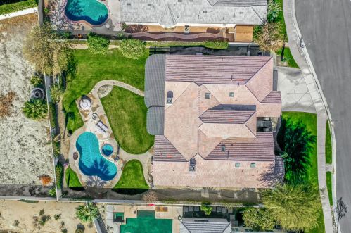 5 Curie Ct, Rancho Mirage CA  92270-2713 exterior