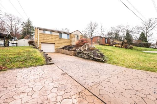 185 Winifred Dr, Pittsburgh, PA 15236-4523