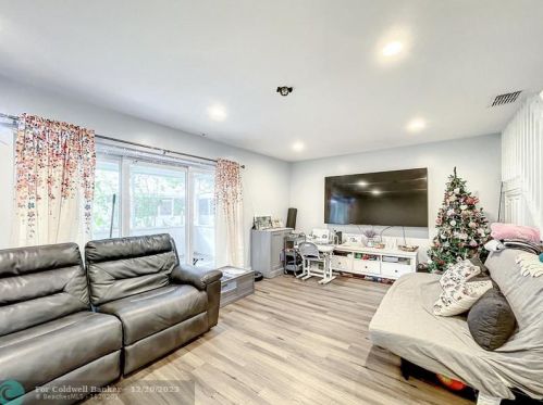 524 208th Dr, Hollywood, FL 33029-2146