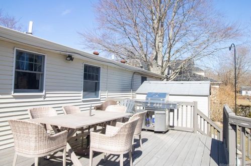 34 Lester St, United States Coast Guard Ac CT  06320-4327 exterior