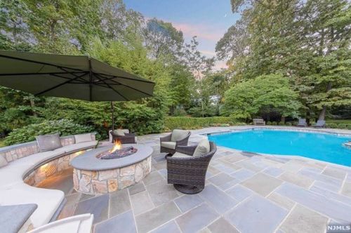 878 Seneca Rd, Franklin Lakes NJ  07417-2825 exterior