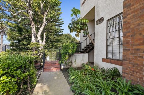 4010 242nd St, Torrance, CA 90505-6407