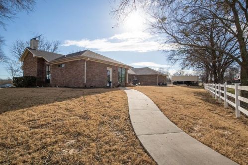 1040 Brush Creek Rd, Argyle TX  76226 exterior