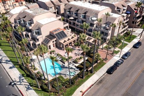 1200 Pacific Coast Hwy, Huntington Beach CA  92648-4849 exterior