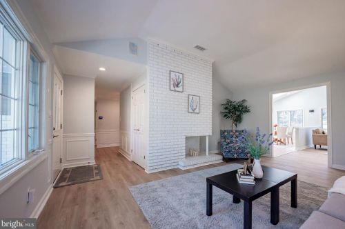 1912 Beechwood Dr, Wilmington DE  19810-4359 exterior