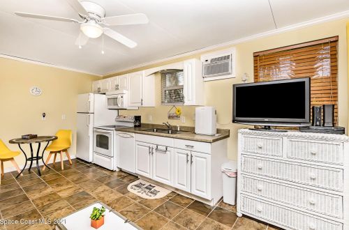 223 Plantation Dr, Titusville, FL 32780-2307