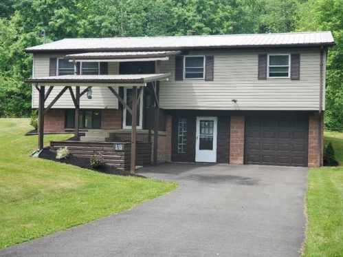 515 California Hollow Rd, Imperial, PA 15126-9141