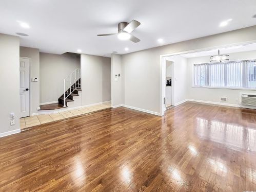 109-08 178th St, Jamaica, NY 11433-4637