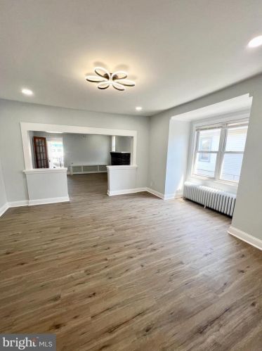 820 Bergen St, Gloucester NJ  08030-1541 exterior