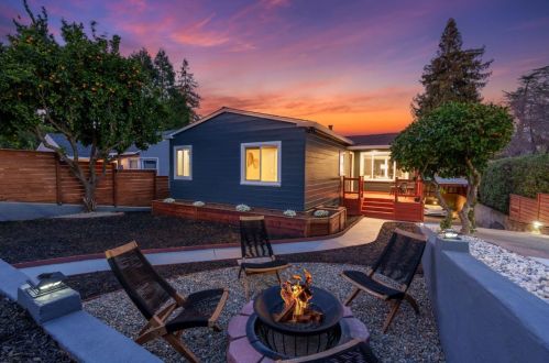 8124 Greenly Dr, Oakland, CA 94605-3643