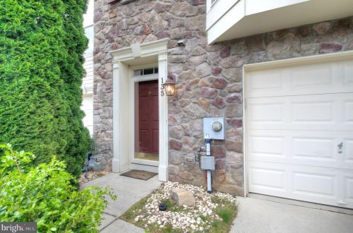 135 South Ave, Swedesboro, NJ 08085-1686
