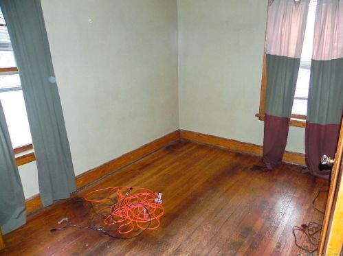 8 Lockwood Ln, Norwalk CT  06851-5818 exterior