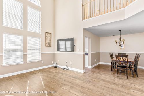 32 Picket Pl, East Freehold NJ  07728-9532 exterior