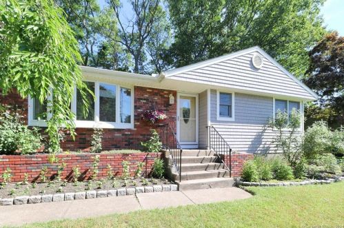 460 Overland Dr, Stratford, CT 06614-2220