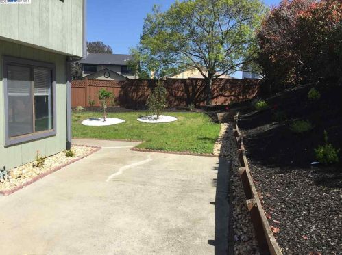 405 Skyharbour Ln, West Pittsburg, CA 94565-6714