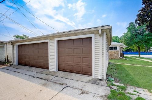 9332 Burleigh St, Milwaukee WI  53222-3550 exterior