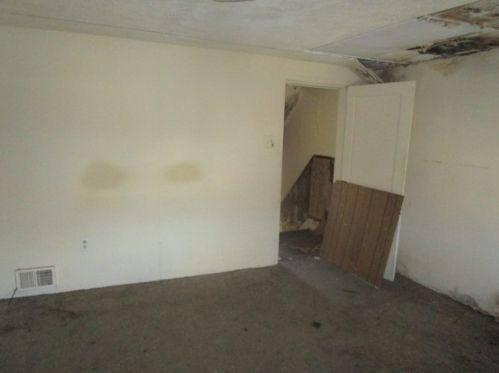 236 18th Ave, Whitaker PA  15120-1816 exterior