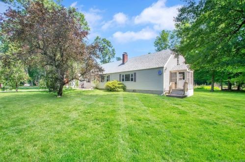 15 Wyndemere Rd, Bloomfield, CT 06002-1714