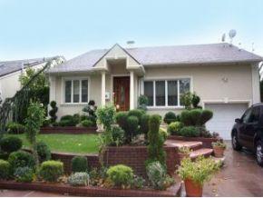 26 Barlow Dr, Brooklyn, NY 11234-6720