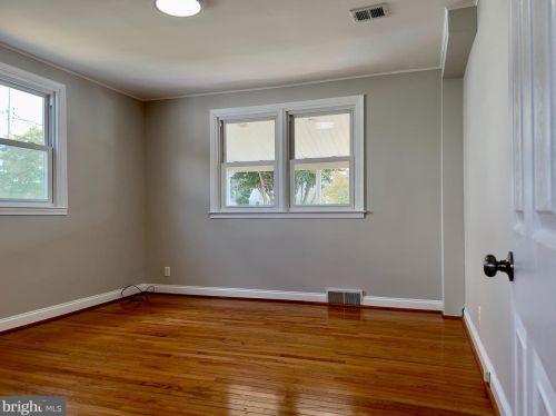 15 Whitman Ave, Stratford NJ  08084-1005 exterior